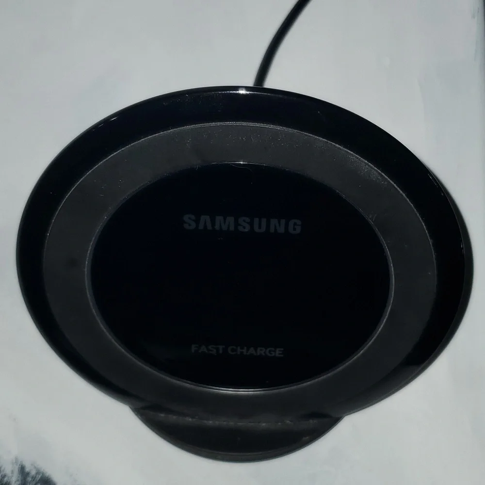 Samsung wireless charger station